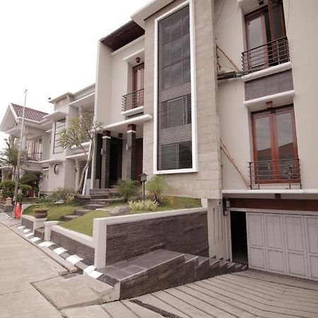 Stay Inn Pasteur Bandung, Husein Sastranegara Airport Exterior foto