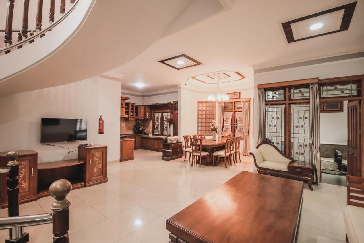 Stay Inn Pasteur Bandung, Husein Sastranegara Airport Exterior foto