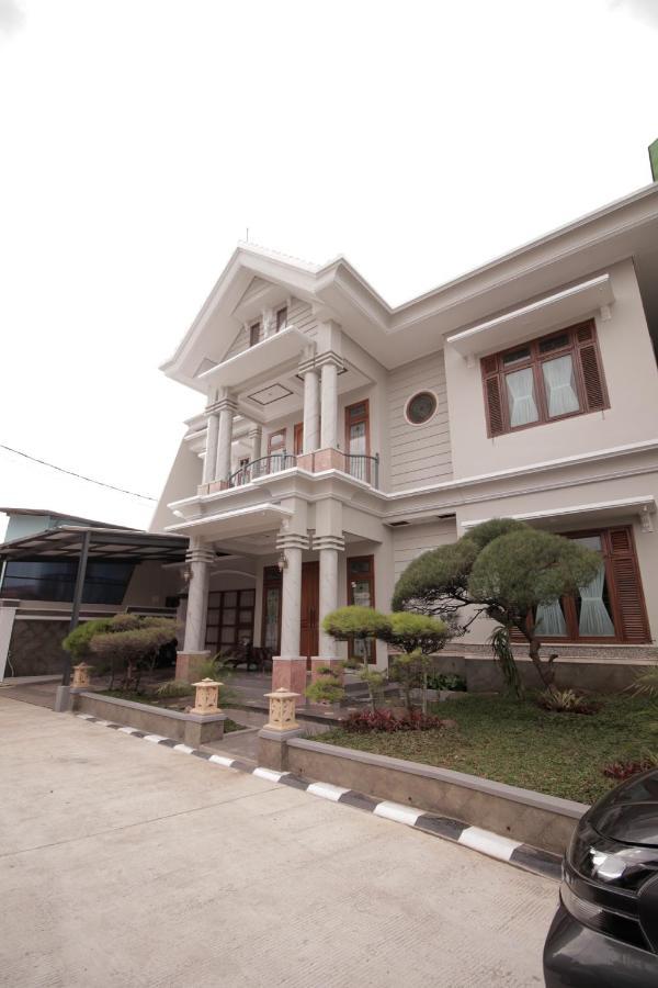 Stay Inn Pasteur Bandung, Husein Sastranegara Airport Exterior foto
