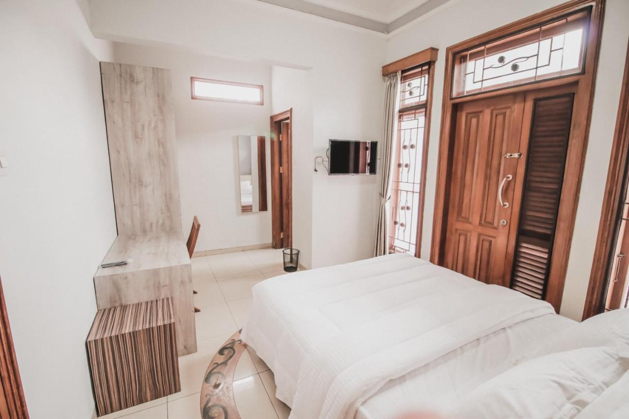 Stay Inn Pasteur Bandung, Husein Sastranegara Airport Exterior foto